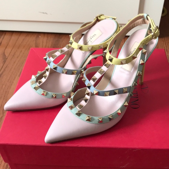 Authentic Valentino rockstud heels - Picture 2 of 6